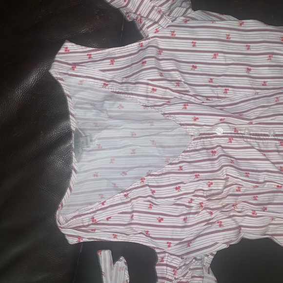 Cold shoulder top size medium - Picture 2 of 3